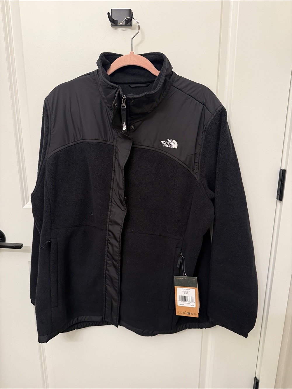 The North Face Men's Black Fleece Jacket with Wind-Resistant Panels NWT